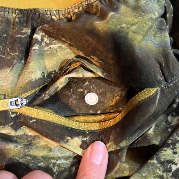 Lululemon Men's T.H.E. Short 9"L Linerless Swift 4 Way Stretch- Size Large - Picture 2 of 6